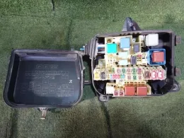 8267225010 Toyota Dyna fuse control box