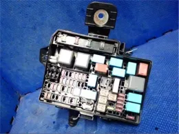 8266212E00 Toyota Corolla, fielder fuse control box