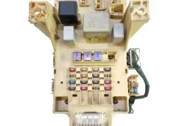827300D020A12090519030 Fuse box control unit Toyota Yaris 2001