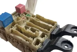 8273005C90 Fuse box control unit Toyota Avensis T270 2016