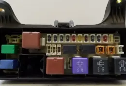 8267228030 Fuse box control unit Toyota Previa (XR30 XR40) II 2003