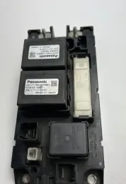 714050841 блок запобіжників Toyota Prius (XW30) 2011