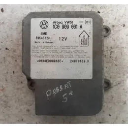 04910100H блок управління AirBag (SRS) Volkswagen PASSAT B5.5 2001