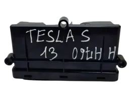 2113FK0000046 блок ручника (стояночного тормоза) Tesla Model S 2014