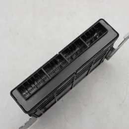 1860C579 блок управления двигателем Mitsubishi