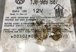 00302MOGLLYX блок управления AirBag (SRS) Volkswagen PASSAT B5 1999