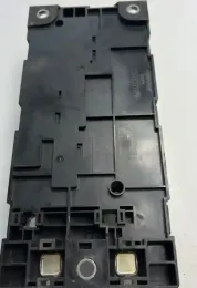 714050841 блок запобіжників Toyota Prius (XW30) 2011