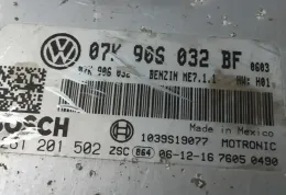 07K906032BF блок управління двигуном Volkswagen Jetta V 2008