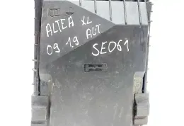 1K0937540A блок предохранителей Seat Altea XL 2010