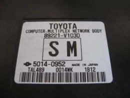 8273028621A Toyota Voxy fuse control box