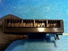 MR560627 блок керування двигуном до Mitsubishi Dingo