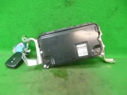 8966112V40 блок управления двигателем Toyota Auris