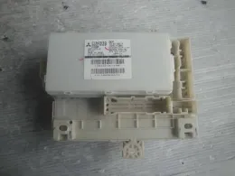 8637A139 блок предохранителей Mitsubishi Colt