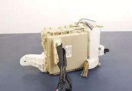 8273002J51 Fuse box control unit Toyota Auris 150 2012
