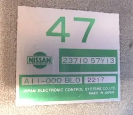 2371057Y13 блок управления двигателем Nissan