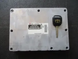 2110008930 блок управления двигателем Toyota