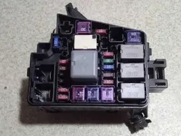 82661B2421 Daihatsu fuse control box