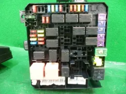 8565A266 блок предохранителей Mitsubishi Rvr