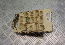 827300D020A Fuse box control unit Toyota Yaris 2002