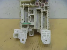 8273012E30 блок запобіжників до Toyota