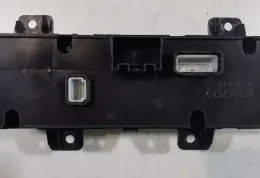 A83028900 блок управления кондиционера Nissan NV400 2016