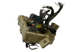 6080402752 блок запобіжників Toyota Avensis T250 2006