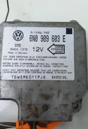 04950106 блок управления AirBag (SRS) Volkswagen Golf III 1995