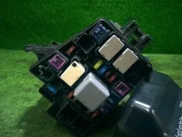 82115B2J50 Daihatsu Mira fuse control box