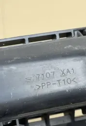 7107XZ1 блок запобіжників Toyota Prius (XW20) 2008