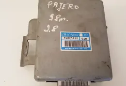 MN025820 блок управления коробкой передач Mitsubishi Pajero 1996 - фото
