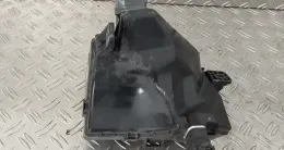 821110U020D блок запобіжників Toyota Yaris 2013