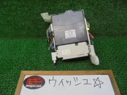 8922168090 блок предохранителей Toyota