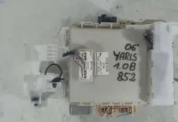 8273052700 Fuse box control unit Toyota Yaris 2001