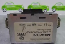 960298 блок управления Audi 100 S4 C4 1990