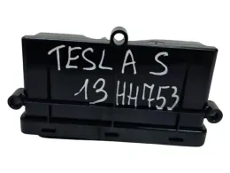 10030447 блок управления багажником Tesla Model S 2014