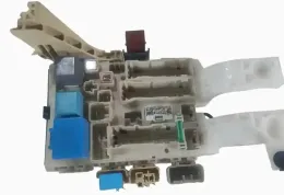 8273052700 Fuse box control unit Toyota Yaris 2001