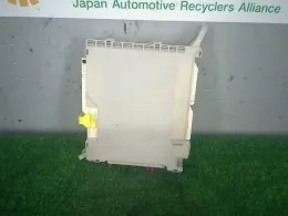 8273030A90 Toyota Crown fuse control box