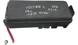 6238048 блок предохранителей Opel Vectra C 2003