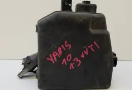 8266252580 блок предохранителей Toyota Yaris 2011