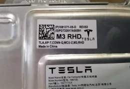 168127105D блок управления Tesla Model 3 2022