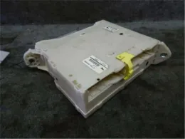 8273058040A Toyota Alphard fuse control box