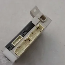 8922152430 блок запобіжників до Toyota