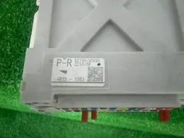 8273030A90 Toyota Crown fuse control box