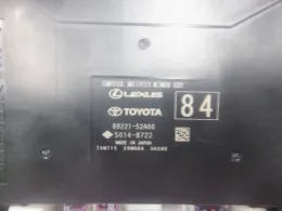 8922152A00 блок предохранителей Toyota