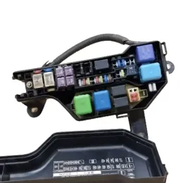 8266353010 Fuse box control unit Toyota Altezza 1999