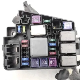82661B2200 Daihatsu fuse control box