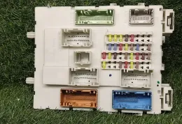 51945L359 блок предохранителей Ford Focus 2009