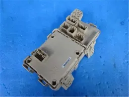 8273028130 Toyota Noah fuse control box
