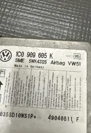 49040811F блок управління AirBag (SRS) Volkswagen Golf Plus 2011
