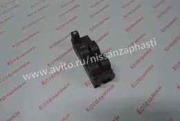 Nissan 25401-2F824 Блок кнопок склопідйомника